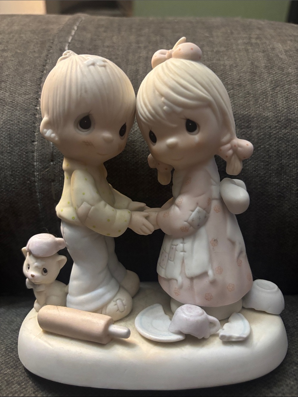 Vintage 1982 Jonathan & David Figurine “Forgiving is Forgetting”